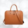 2 Sac à main et porte documents pour femme en cuir de finition peau de crocodile macbook pro air bandoulière noir et marron brun